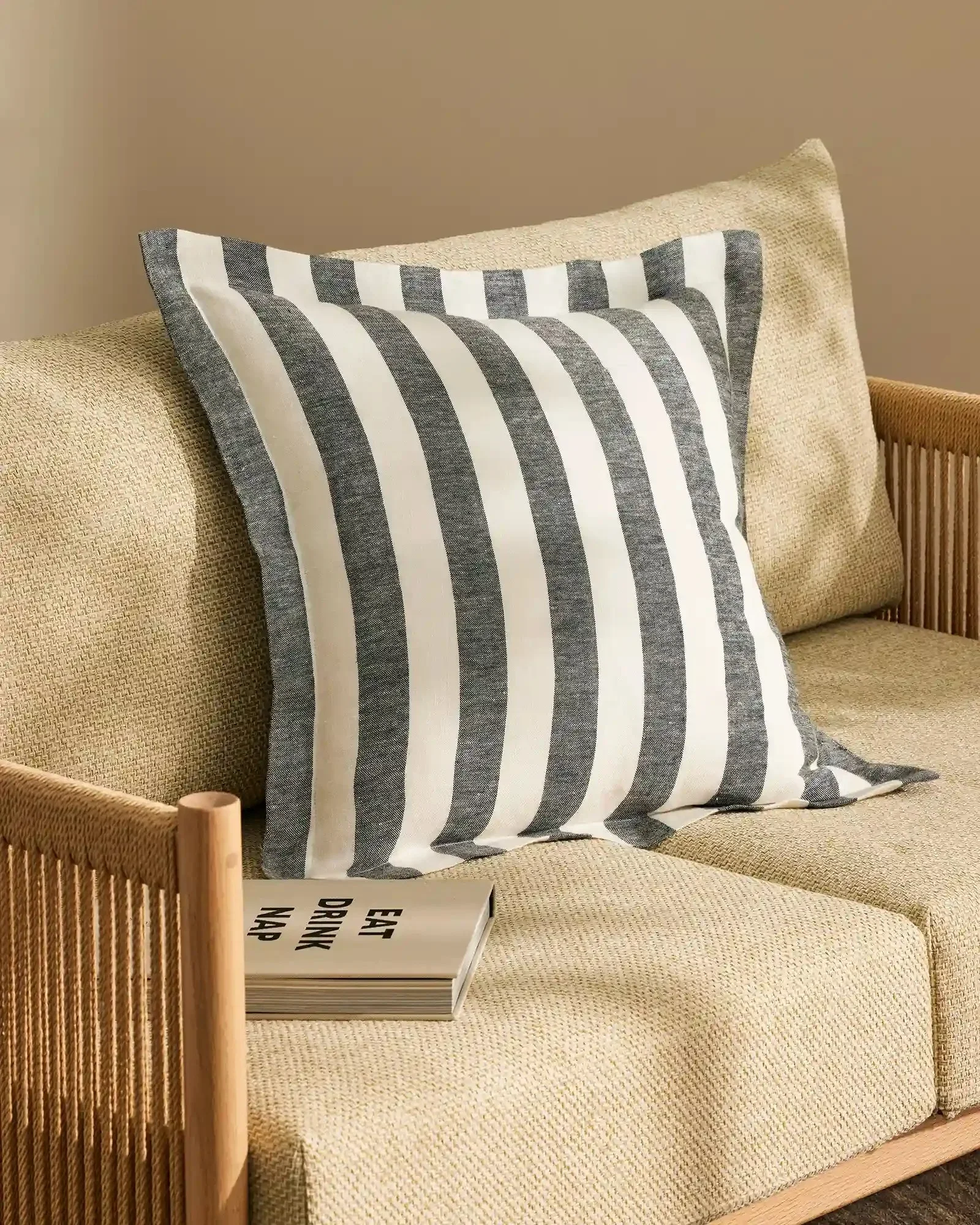 Vito Cushion
