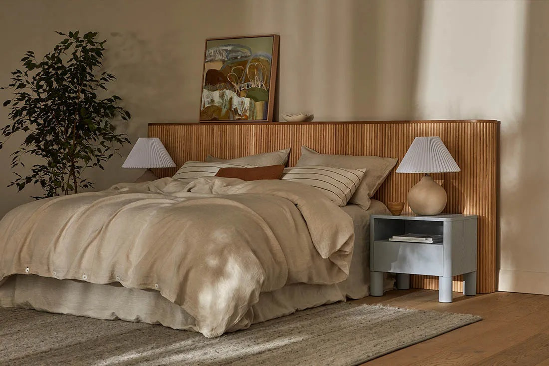 Benjamin Ripple Wide Bed Head in Natural Ash