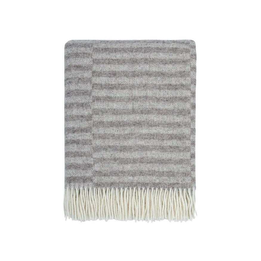 Noah Throw in Oatmeal